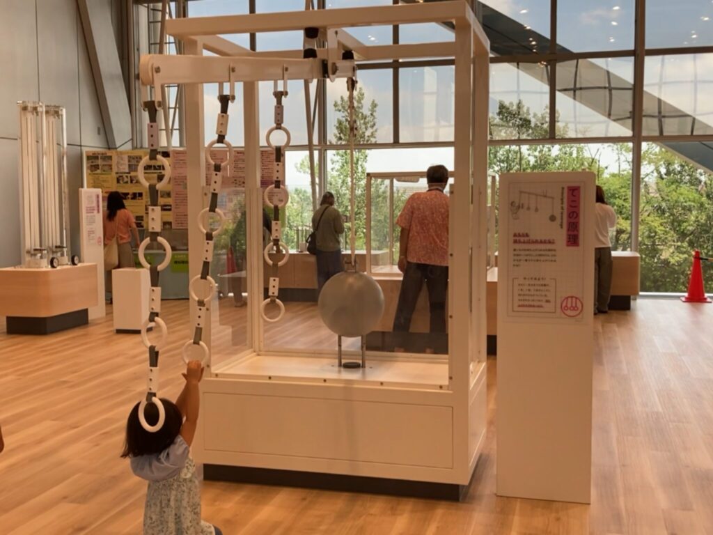 仙台市科学館でテコの原理を体験できる展示